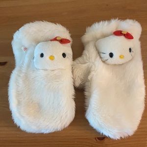 Hello Kitty mittens